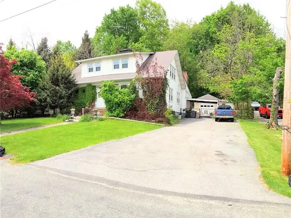 27 Swezey Pl, Monroe, NY 10950