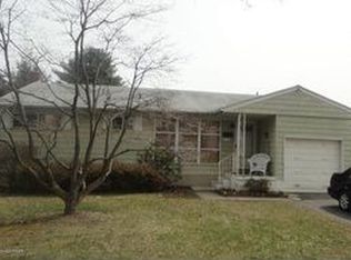 2142 Allwood Dr, Bethlehem, PA 18018