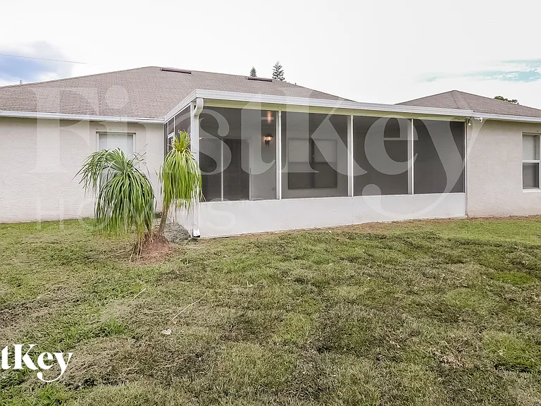 2998 SW Vittorio St — Photo 14