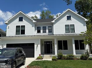 5613 Namakagan Rd, Bethesda, MD 20816