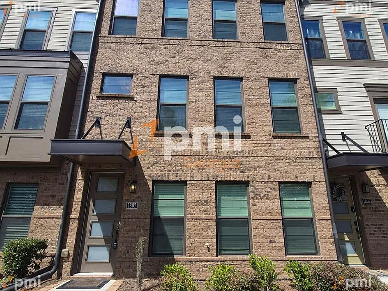 1807 Brandsford Ln NW — Photo 1