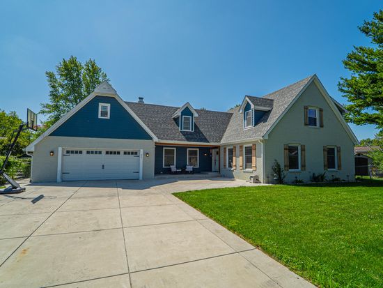 617 Helen Ct, Crown Point, IN 46307