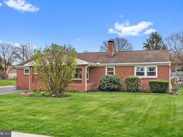 19 Kim Acres Dr, Mechanicsburg, PA 17055