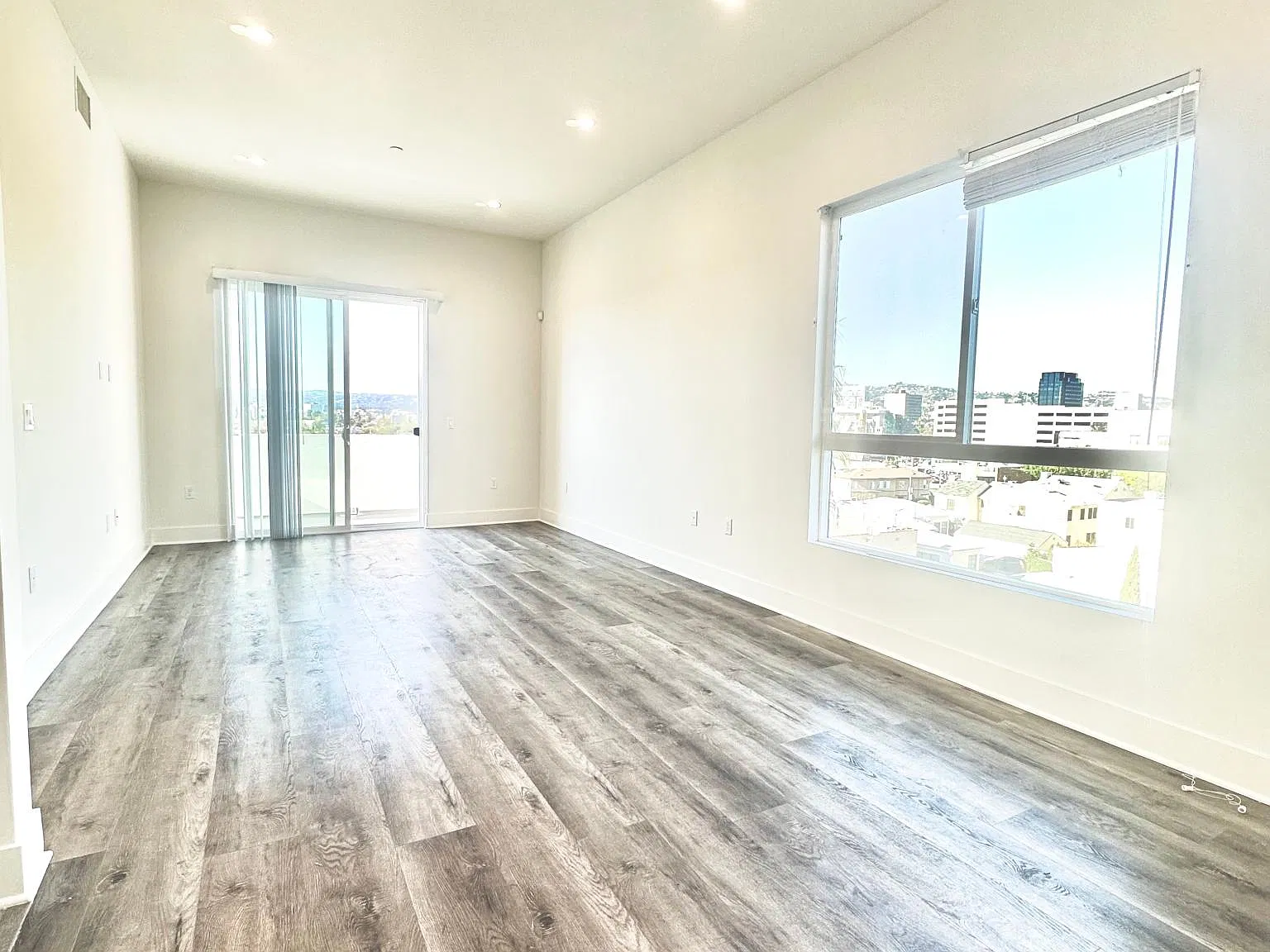 1127 S Spaulding Ave — Photo 3