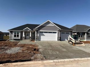 1433 Divinity Dr, De Pere, WI 54115