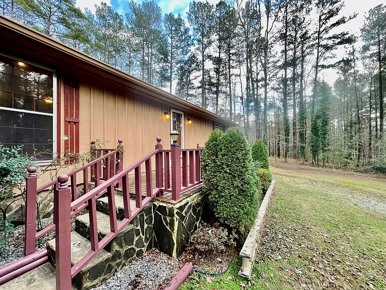 354 Woodcrest Dr — Photo 10