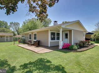 46 Burning Bush Ln, Levittown, PA 19054