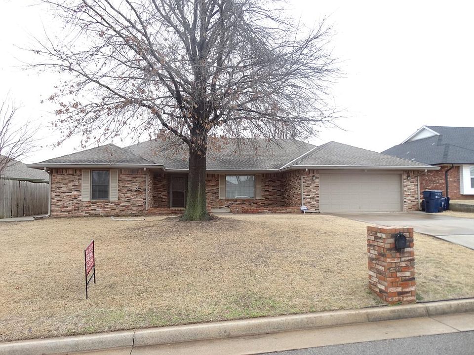 1st image of 8104 NW 82nd St