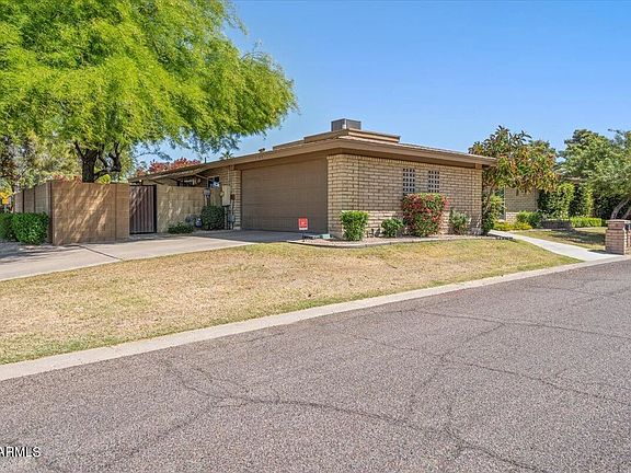 2nd image of 1102 E Vista Ave