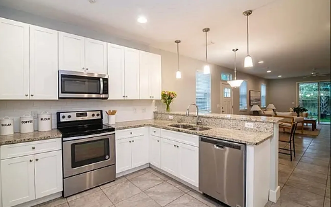 3 bed, 2.5 bath, 1513 sqft, $2,850 — Photo 3