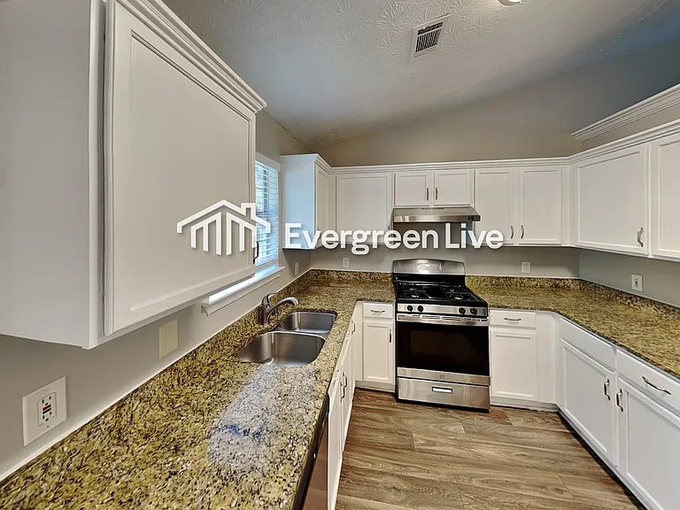 1 Bonnie Glen Ln — Photo 4