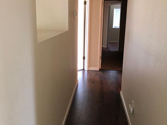4th image of 871 Versailles Dr