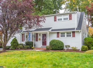 25 Dubel Rd, Wayne, NJ 07470