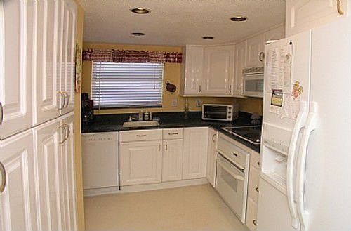 4th image of 3845 S Atlantic Ave #80