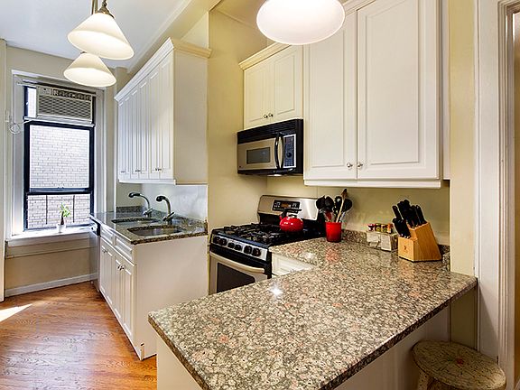 5th image of 2600 Broadway #4D