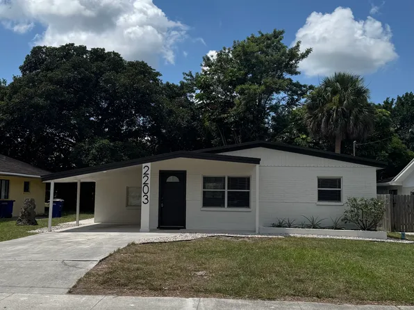 2203 Avenue Q, Fort Pierce, FL 34950