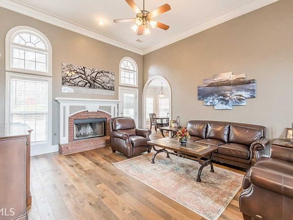 4th image of 701 Ashley Wilkes Way