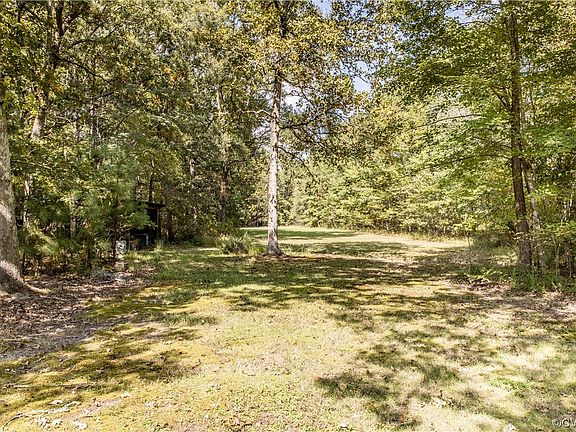 5th image of 16540 James River Dr