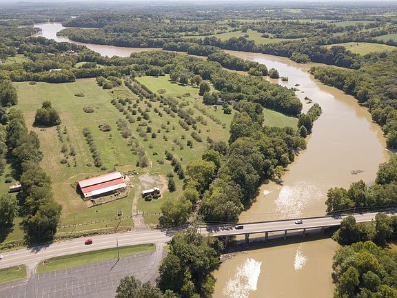 4th image of 2406 Hartsville Pike