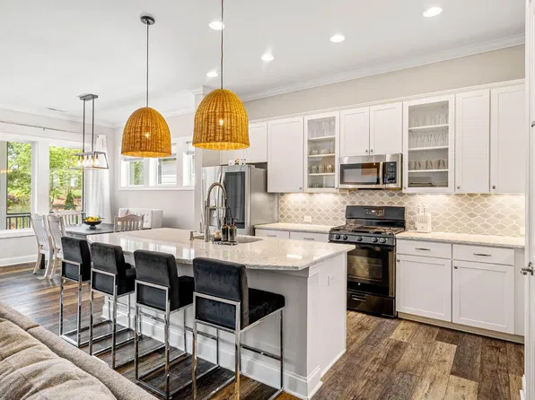 93 Abercorn Cir, Chapel Hill, NC 27516