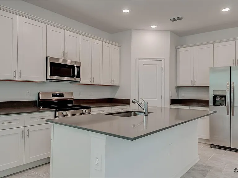 2207 Sweet Honey Ln — Photo 18