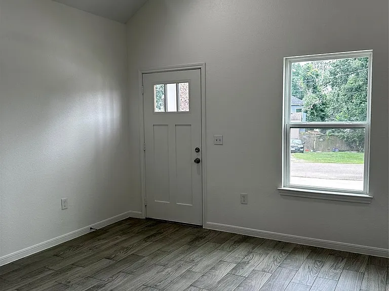 16686 E Lynbrook — Photo 2