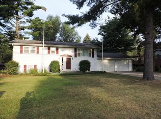 260 Michigan Ave, Colon, MI 49040