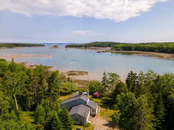 8 Pine Tree Lane, South Thomaston, ME 04858
