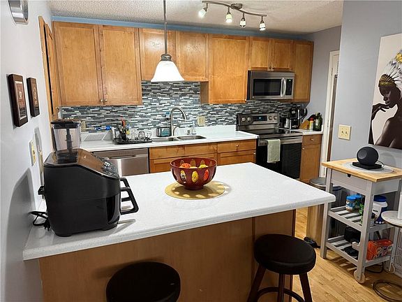 3rd image of 2657 Lenox Rd #B23