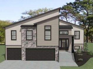 1202 NE 122nd St, Kansas City, MO 64165