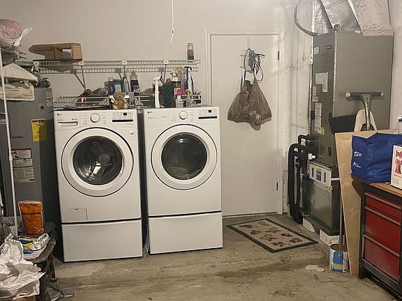 5th image of 324 NW 48th Blvd