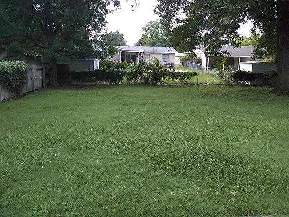 Very Spacious Back Yard