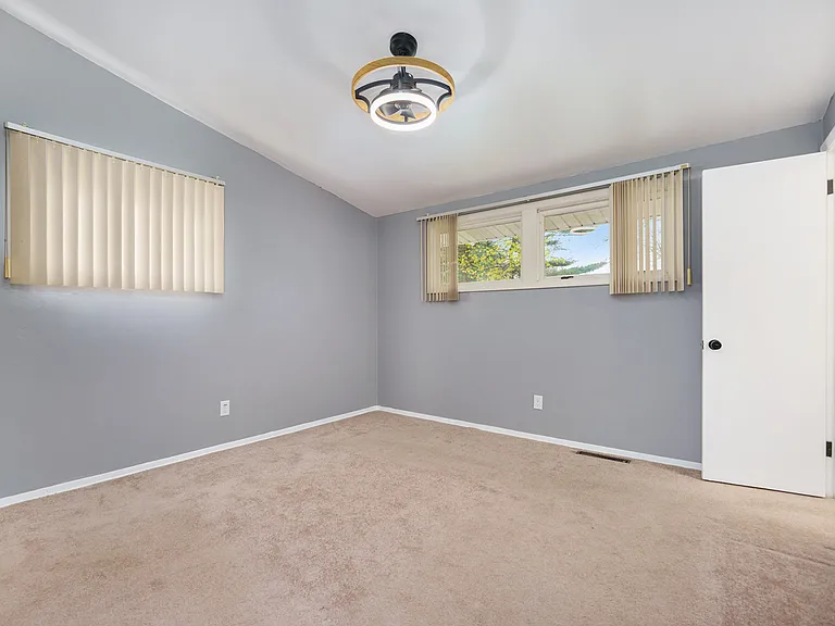 3027 Haskell St — Photo 15