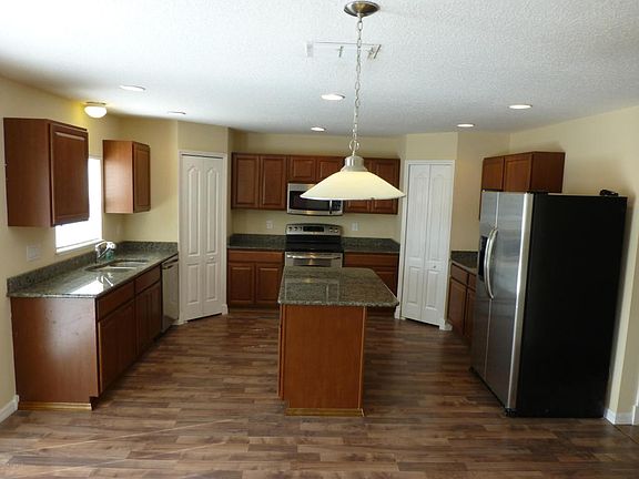 4th image of 592 L M Davey Ln
