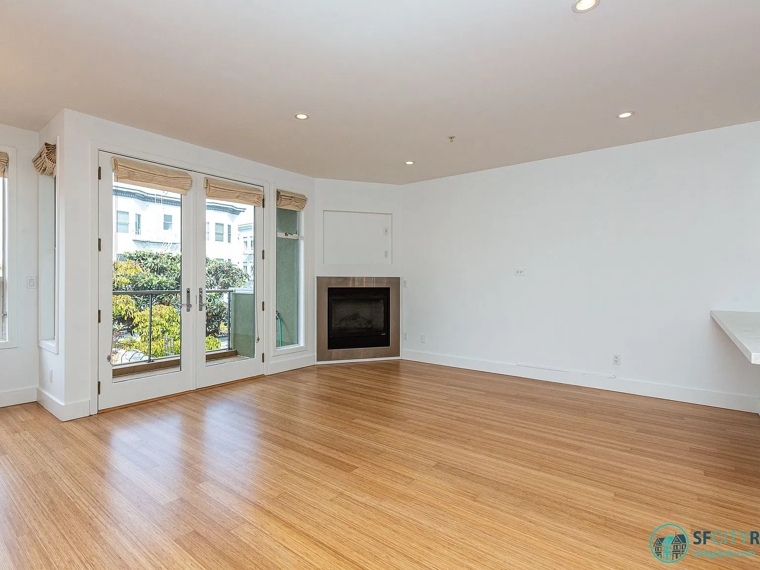 Marina: Stunning Top Floor Bi-Level Condo w/ 2 Car Parking + 2 Patios — Photo 3