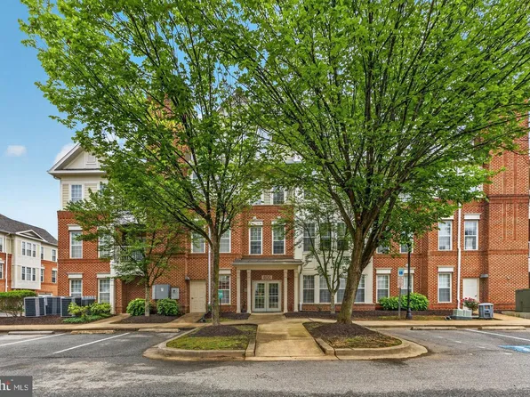 800 Edelen Station Pl APT 402, La Plata, MD 20646