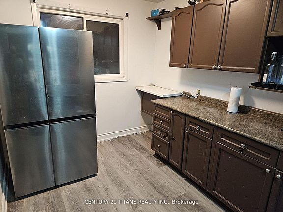 3rd image of 499 Wilson Rd N