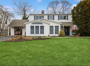 23 Target Ln, Levittown, NY 11756