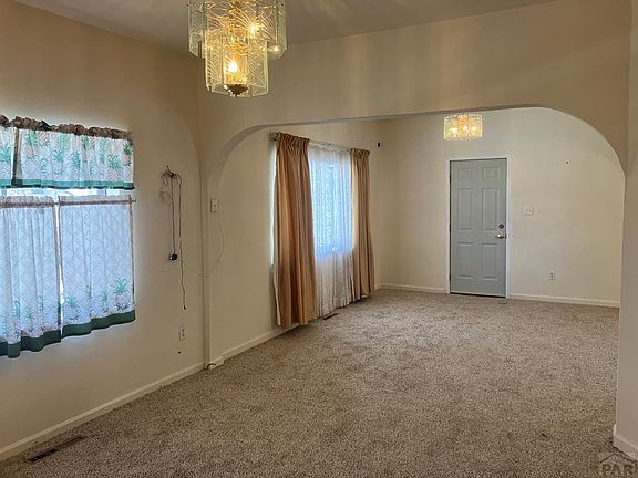 5th image of 402 Harriet Ave