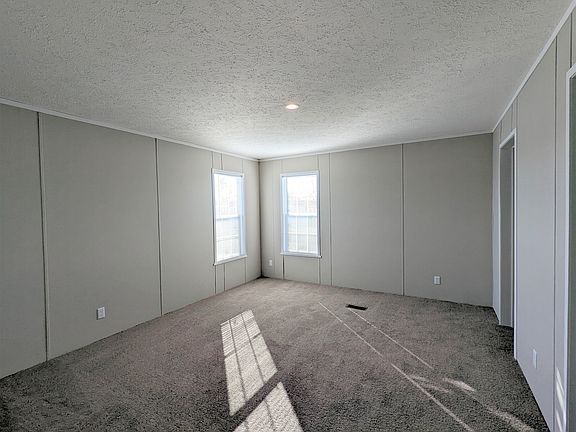 5th image of 539 Iowa St #539