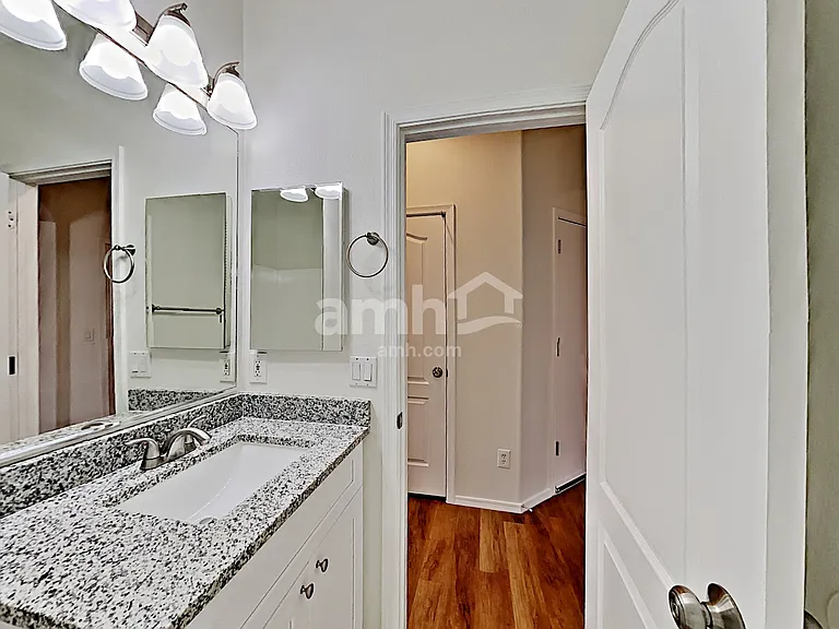9427 W Potter Dr — Photo 15