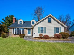 45 Fenwick St, Greenlawn, NY 11740
