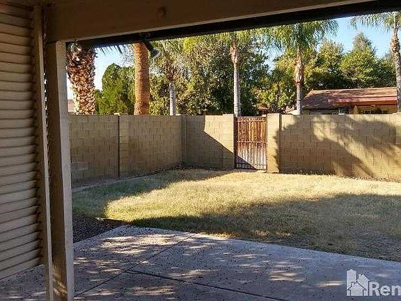 4th image of 2828 E North Ln