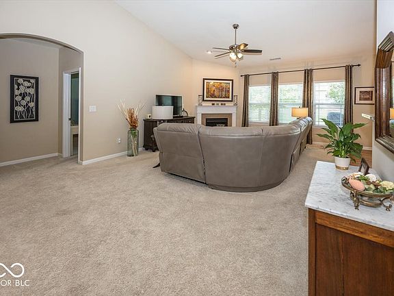 5th image of 9716 Brook Wood Dr