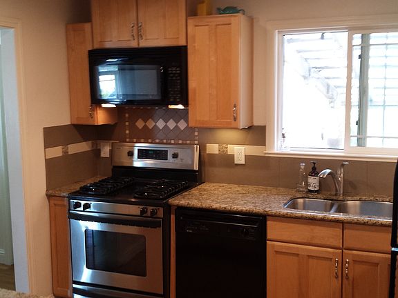 4th image of 14266 Esther Dr