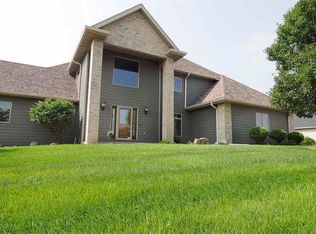 6400 Golf View Pl, Sioux City, IA 51106