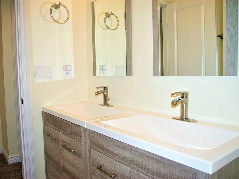 2633 Highland Ave #5 — Photo 24