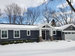 629 Bucknell Ct, Rochester Hills, MI 48309