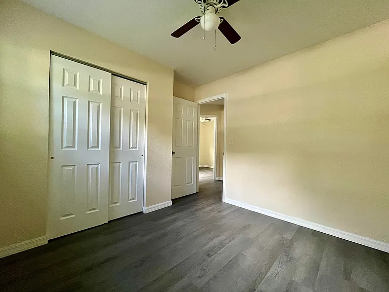 501 W Dixie St — Photo 13