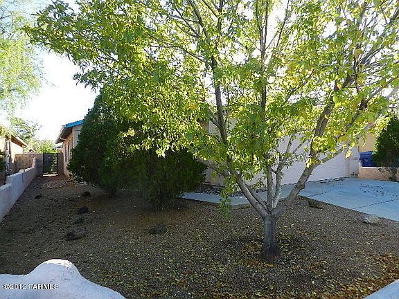 3rd image of 1609 W Mulholland Ct
